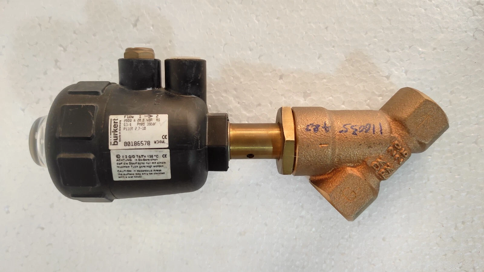 admin/uploads/uploads/burkert 2000 pmeumatic angle valve nbr g3 pmed_1.webp